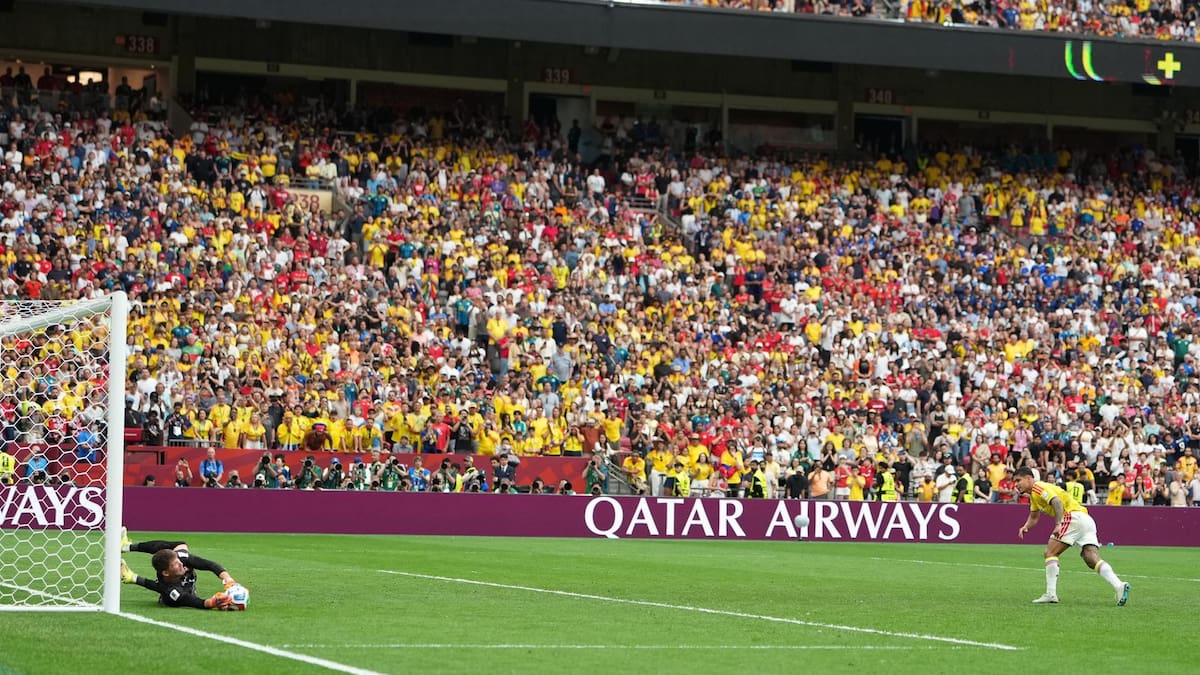 El Betis de Pellegrini sale en apoyo del “villano” de Colombia en la eliminación ante Suiza