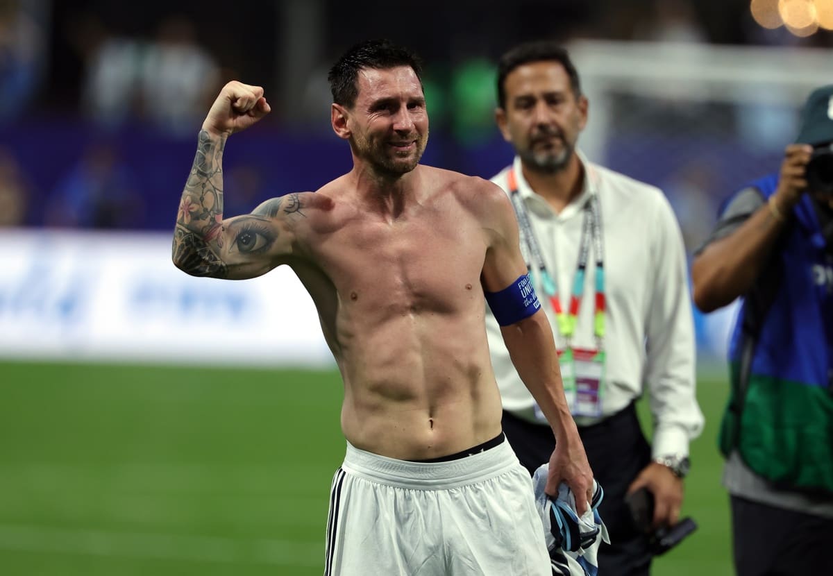 Lionel Messi agranda su leyenda: rompe otro récord histórico y supera a Diego Maradona en los Mundiales. Foto: EFE.