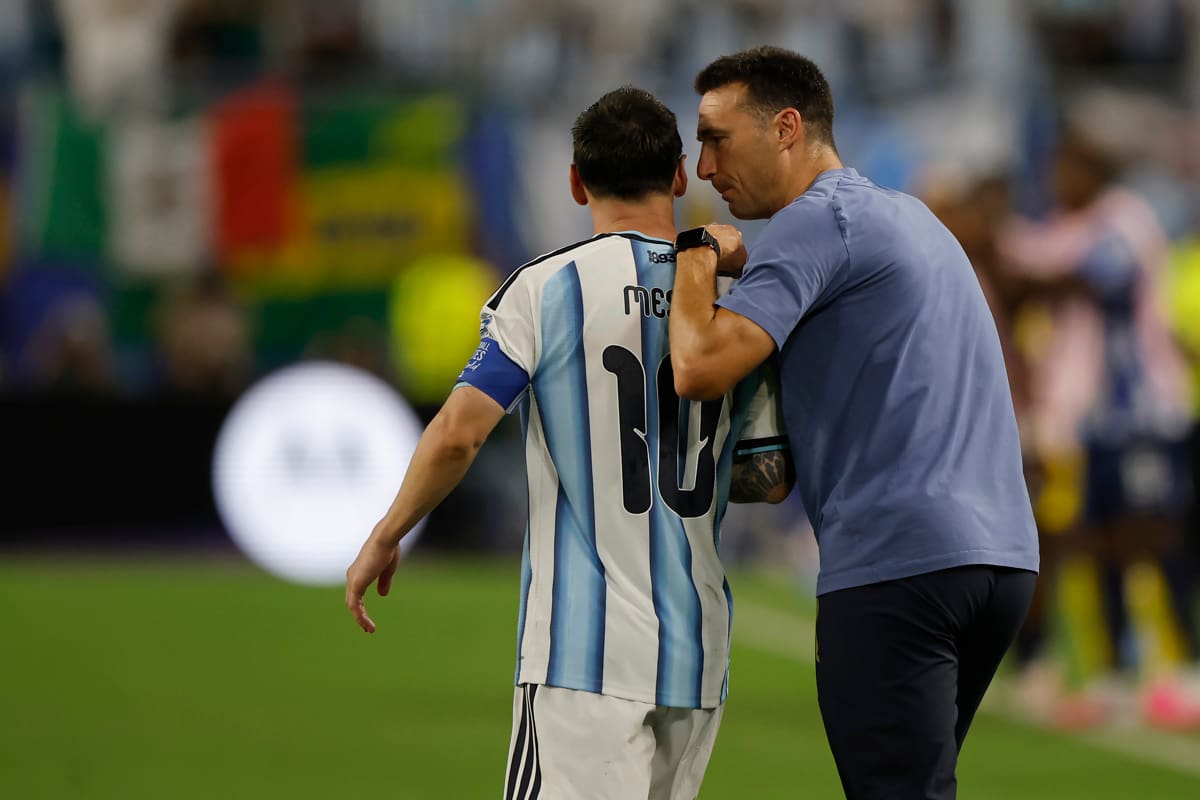 Scaloni se sinceró tras el sufrido triunfo de Argentina: “Hubiera sido una locura perder en mi partido 100”. Foto: EFE.