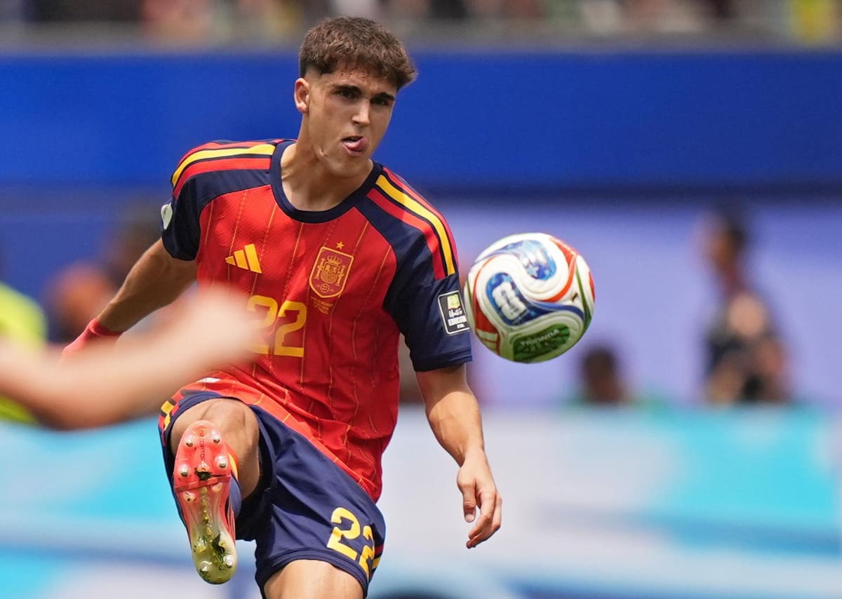 Pau Cubarsí en la Selección de España.