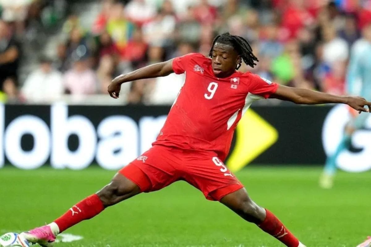 Johan Mazambi será baja ante Argentina. Foto: EFE.