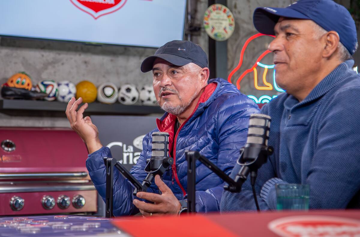 “Si Zamorano y Salas hubiesen estado activos con la Generación Dorada, Chile habría peleado una final del mundo”