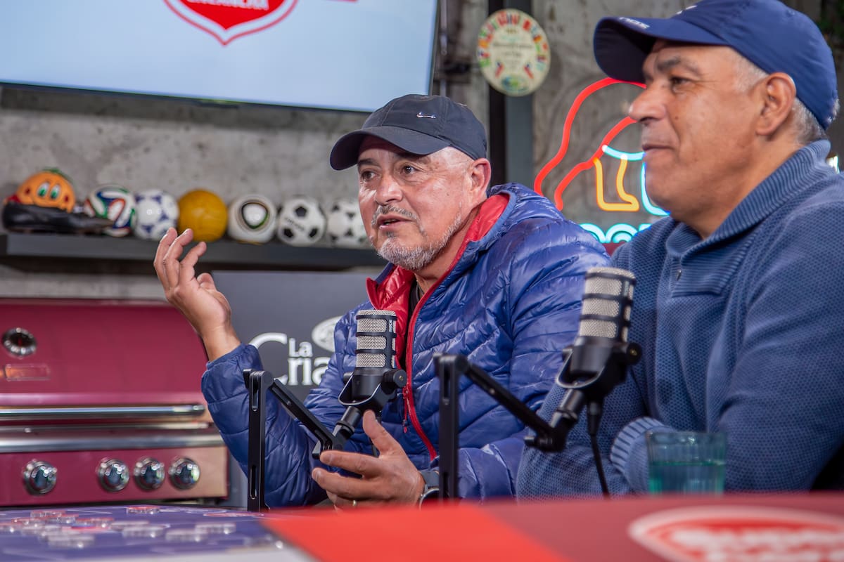 Cristián Castaleda y Luis Musrri, los invitados de Juvenal Olmos para este capítulo del Podcast de En Cancha. Foto: En Cancha.