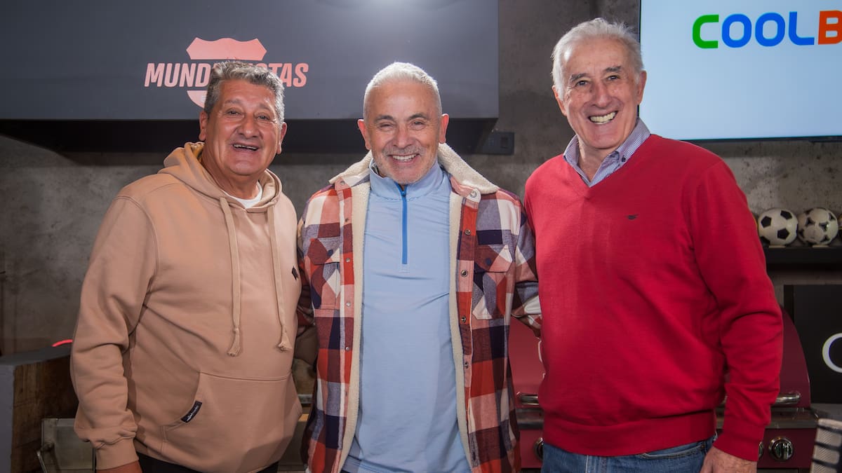 “Bielsa fue un adelantado: miraba lo que tenía, proyectaba cómo exprimirlo y transformó al jugador chileno en un profesional”