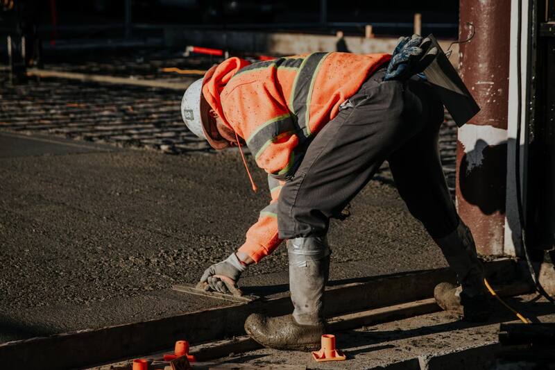 deberá pagar una millonaria multa por paralizar obras.