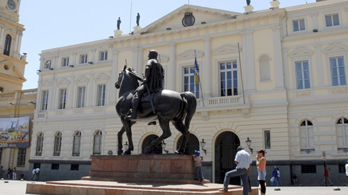 OMIL de Santiago publicó puestos de trabajo disponibles con sueldos desde $500.000 hasta $1.800.000