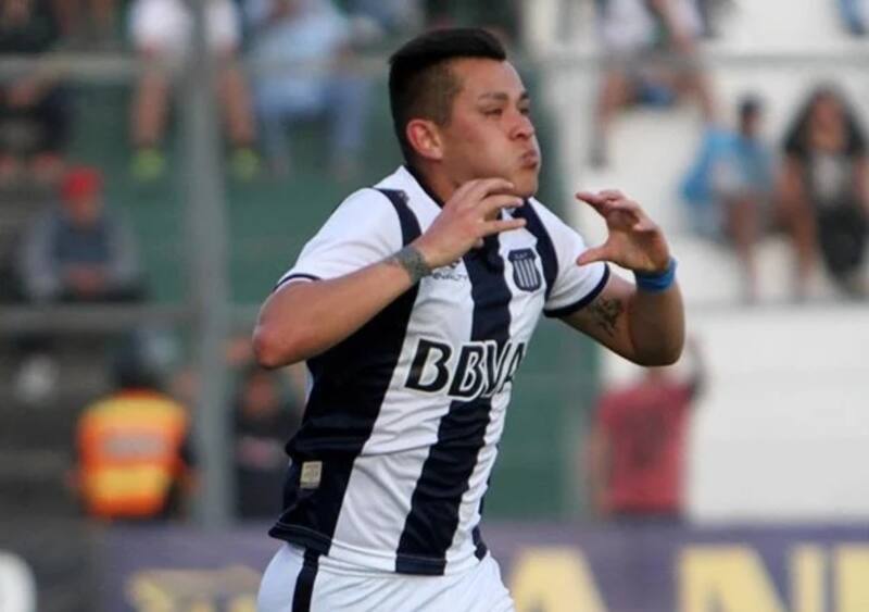 Carlos Muñoz celebrando con Talleres