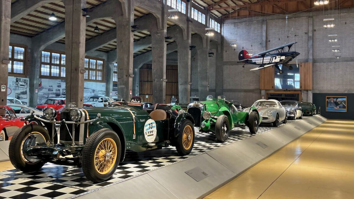 Ni un parque ni un mall: Este es el museo de autos antiguos que puedes visitar en el centro de Santiago