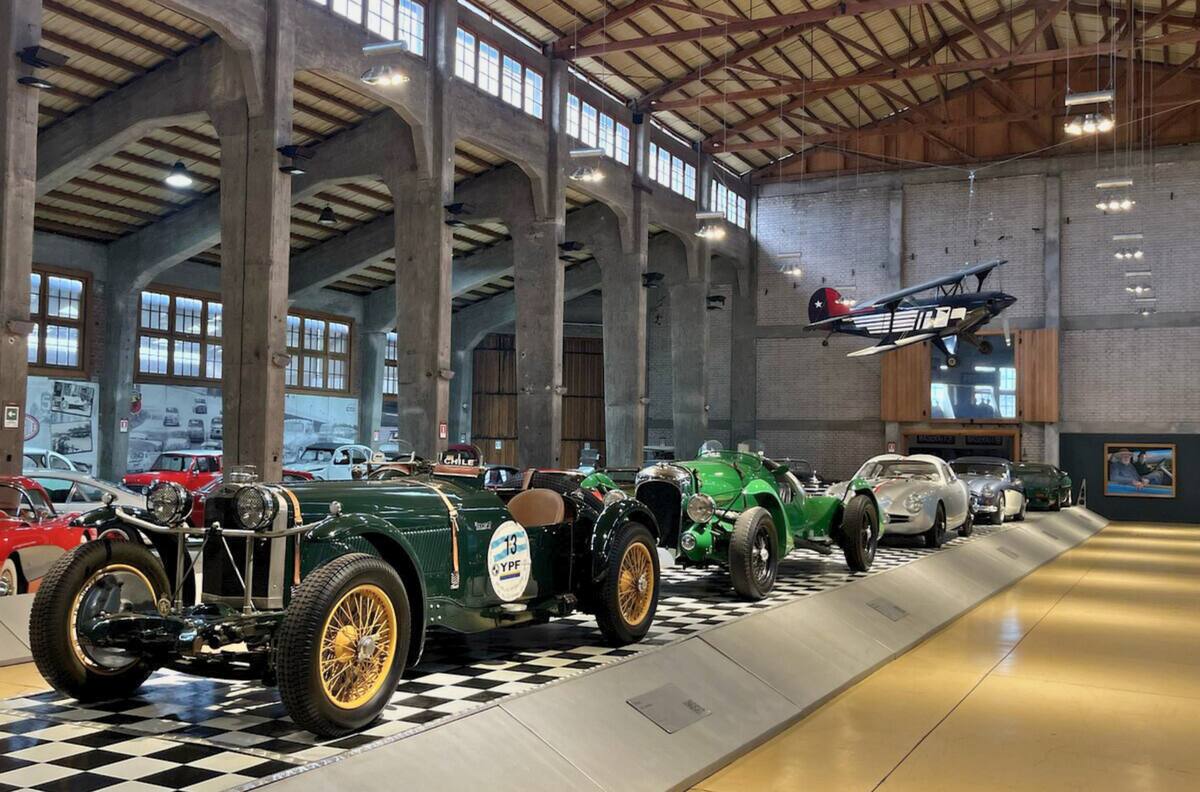 Ni un parque ni un mall: Este es el museo de autos antiguos que puedes visitar en el centro de Santiago
