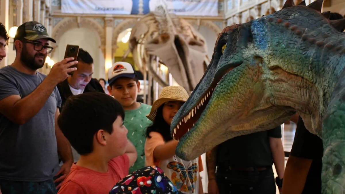 Desde trenes a dinosaurios: Estos son todos los museos que puedes visitar en la Quinta Normal este fin de semana largo