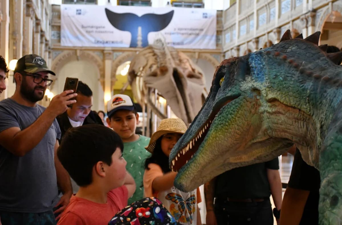 Desde trenes a dinosaurios: Estos son todos los museos que puedes visitar en la Quinta Normal este fin de semana largo