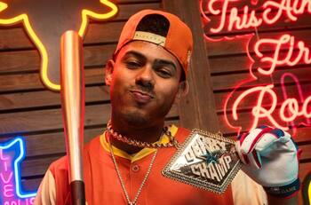 Myke Towers regresa a Chile: Revisa la fecha y cómo comprar entradas