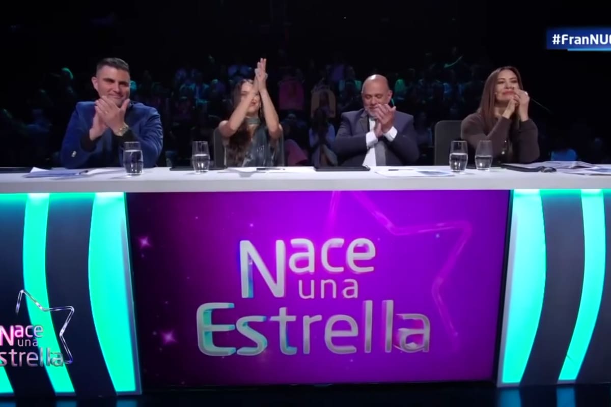 La cantante chilena se emocionó tras escuchas interpretación de su canción.