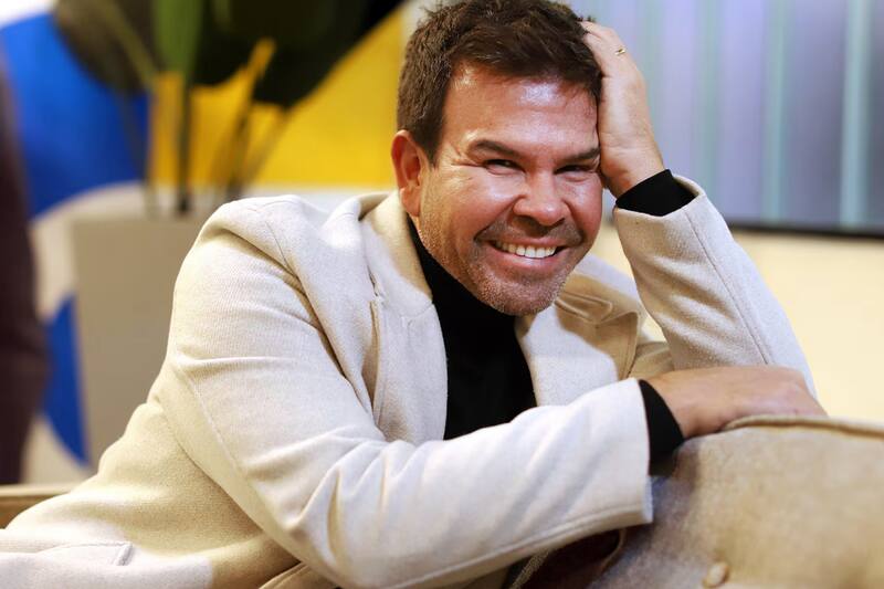 y su potente camioneta.