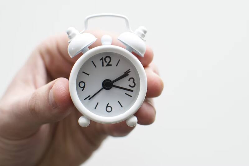 Mediante una en cuesta online, los habitantes de una región decidirán si habrá más cambios en su horario.