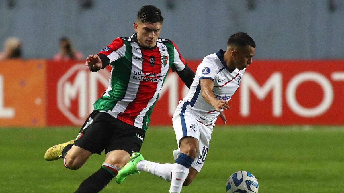 “Debe renovar para irse”: confirman interés de U. de Chile por delantero de San Lorenzo