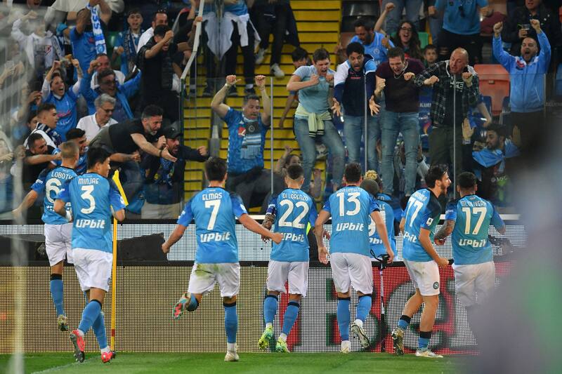 SSC Napoli se coronó por tercera vez en su historia como campeón de Italia.