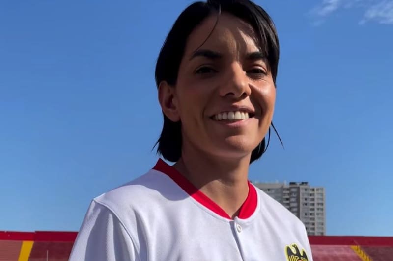 La mundialista con La Roja ahora defenderá la camiseta de Unión Española. Foto: Prensa Unión Española.