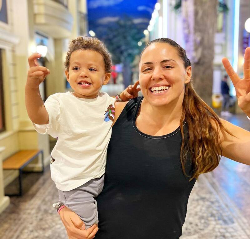 Natalia Duco posa con su hijo, Luciano. Créditos: Instagram.