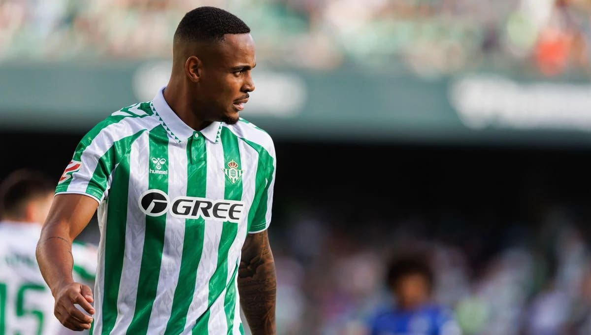 El brasileño continuará en el Betis.