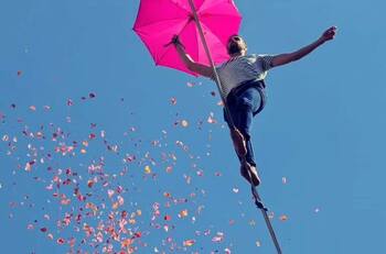 Teatro a Mil abrirá su temporada con un famoso equilibrista cruzando los cielos de la ciudad: ¿Cuándo y dónde verlo?
