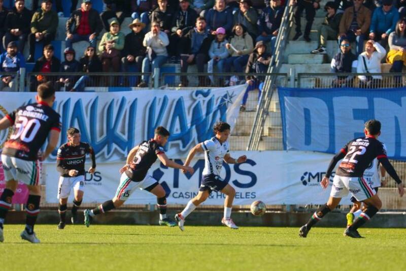Naval vs Lota Schwager tuvo que suspenderse por los serios incidentes registrados en las tribunas de El Morro. Foto: Diario Concepción.