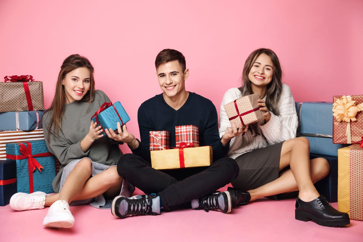 Las ideas para regalarle a los jóvenes pueden ser un poco más complicadas, pero llenarán de felicidad a quienes más quieres en estas fiestas.