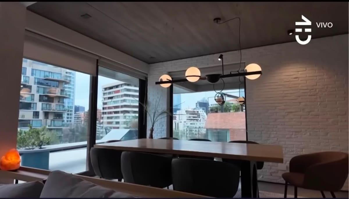Mostró su nuevo penthouse en Primer Plano.
Foto: CHV