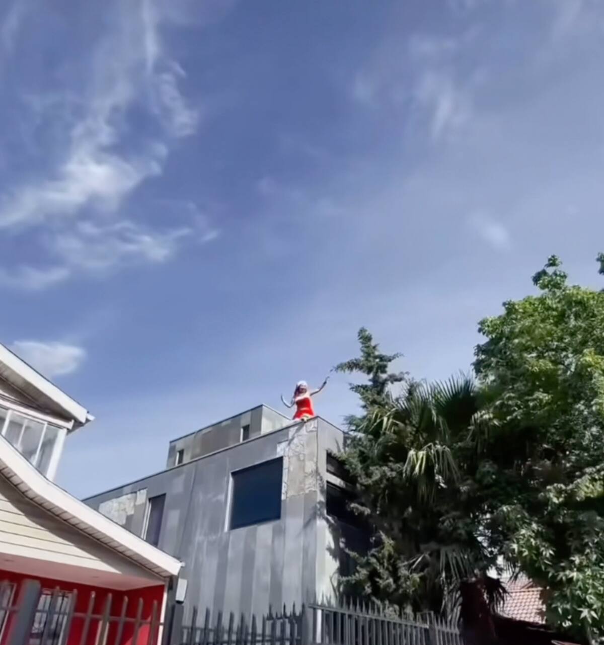 Naya Fácil y su casa.