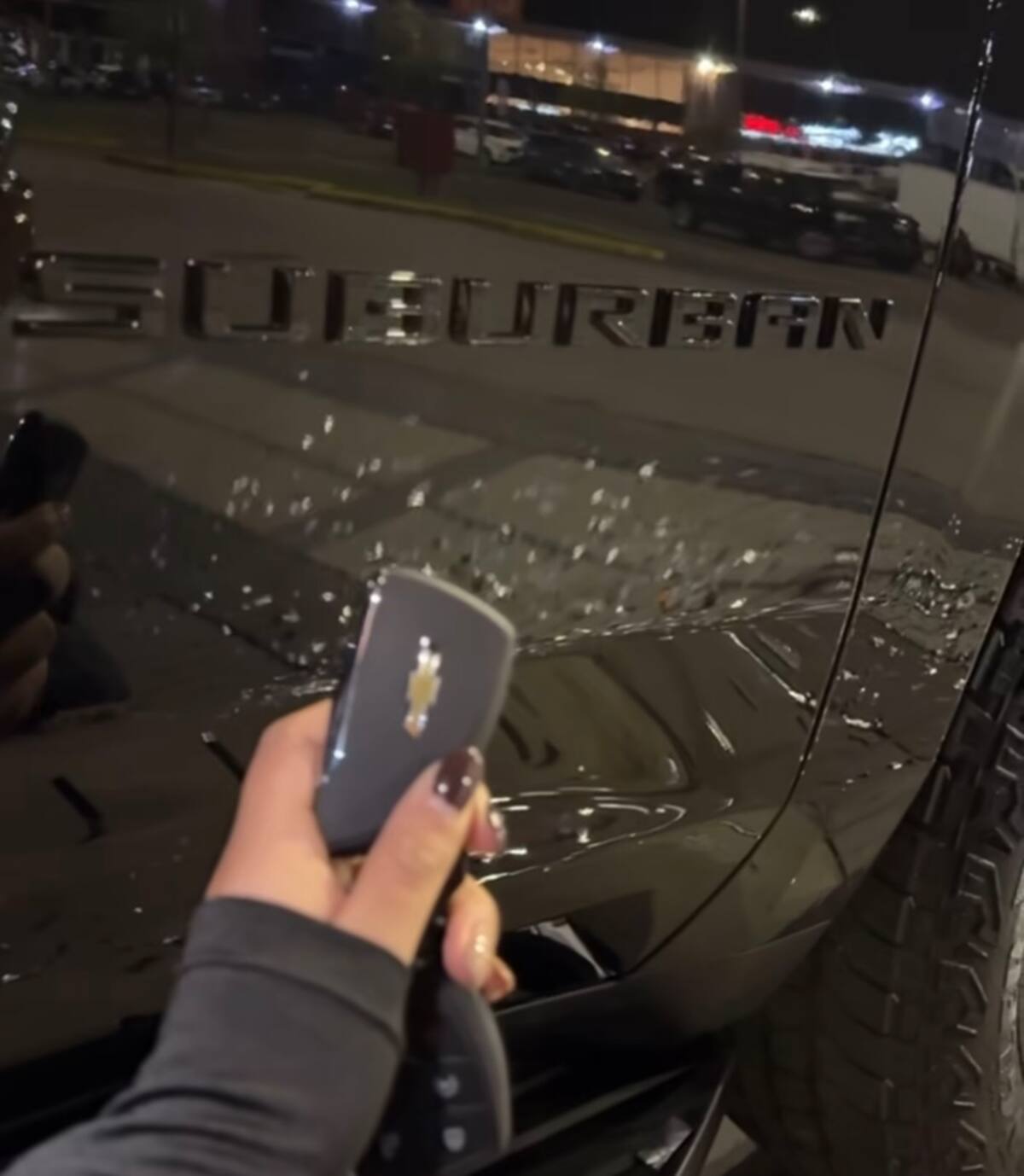 La influencer es dueña de una potente Chevrolet.