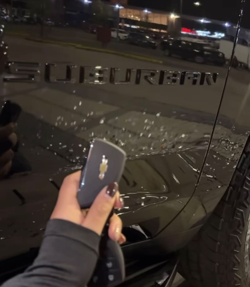 La influencer es dueña de una potente Chevrolet.