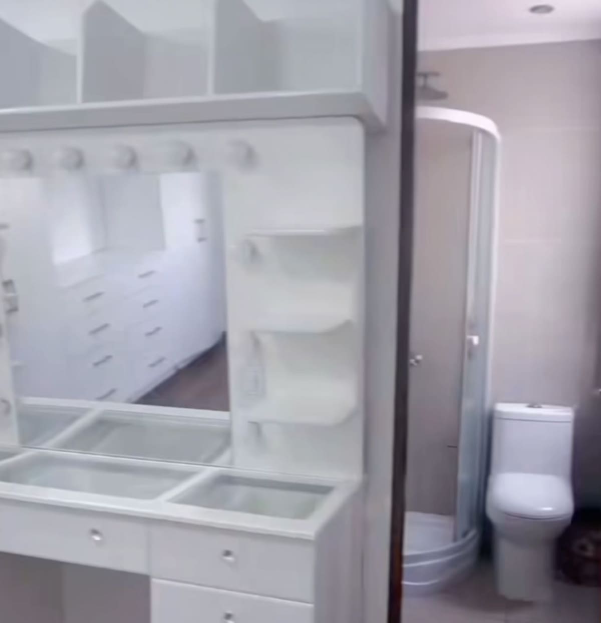 Naya Fácil rifa su casa.