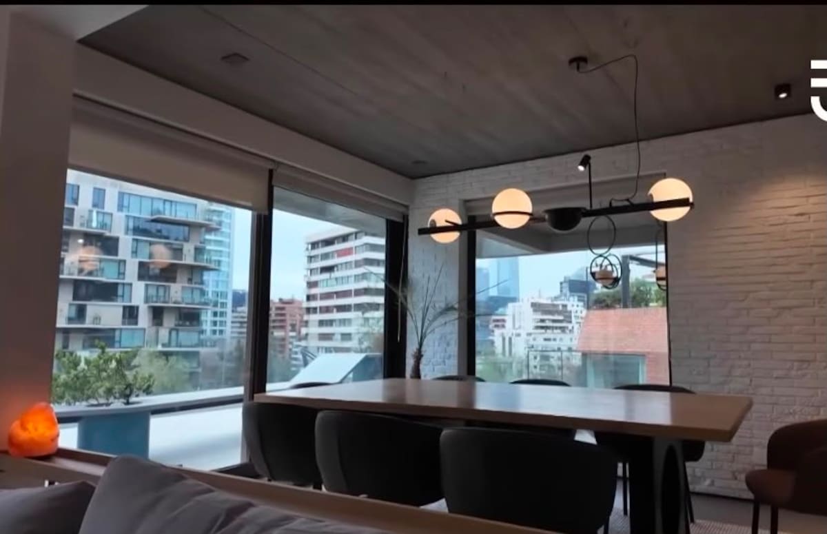 Mostró su nuevo penthouse en Primer Plano.
Foto: CHV