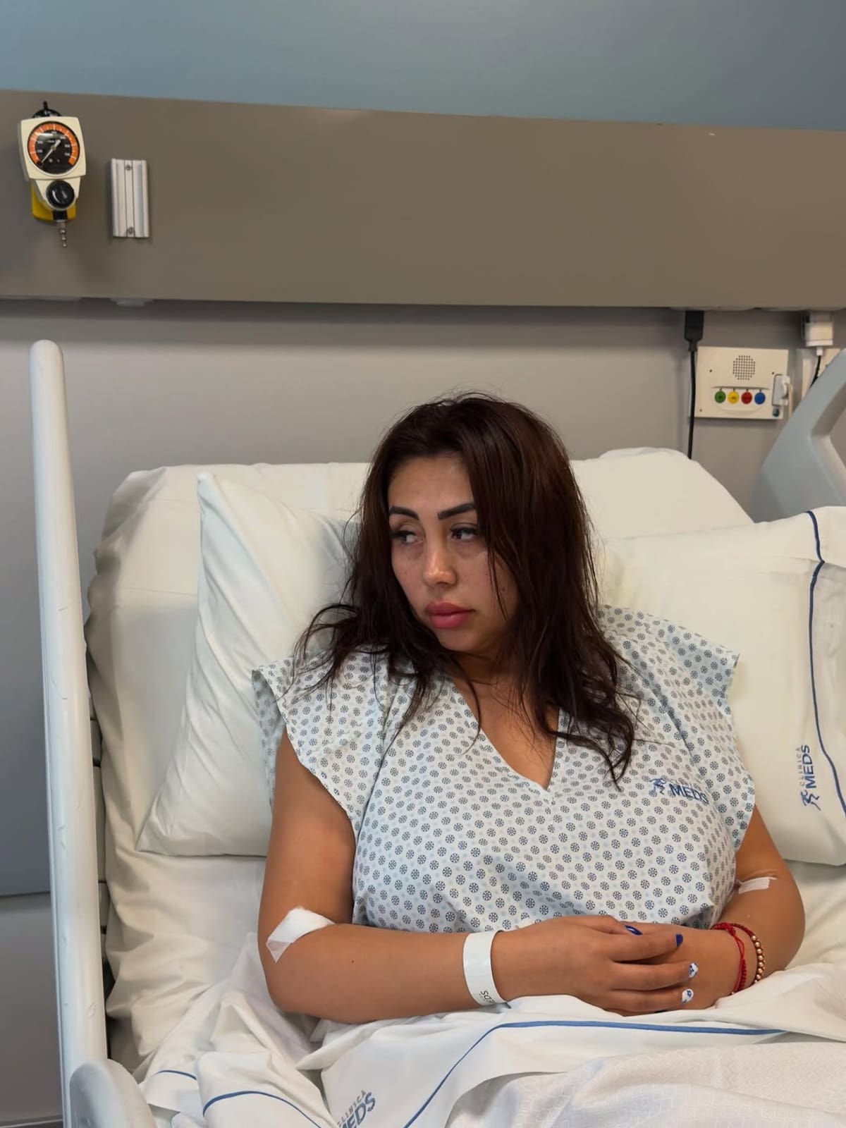 Una de las imágenes que subió en la publicación en donde avisó de su estado actual.