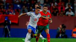 ¿Solución para Gareca? El lateral chileno que brilla en Europa