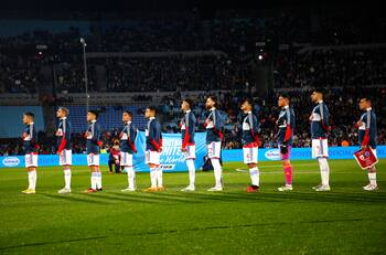 Lo buscan en Inglaterra: Nayel Mehssatou se despidió de su club en Bélgica