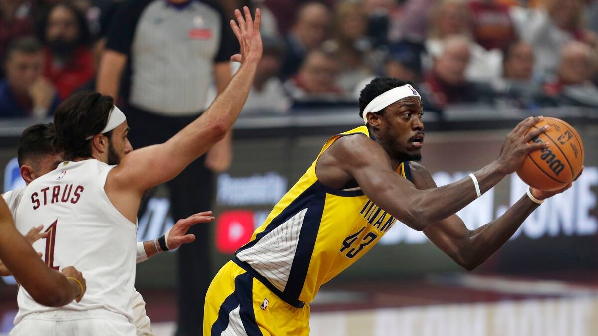 Playoffs NBA: Golden State gana pero Curry se lesiona, Indiana vuelve a golpear a Cleveland