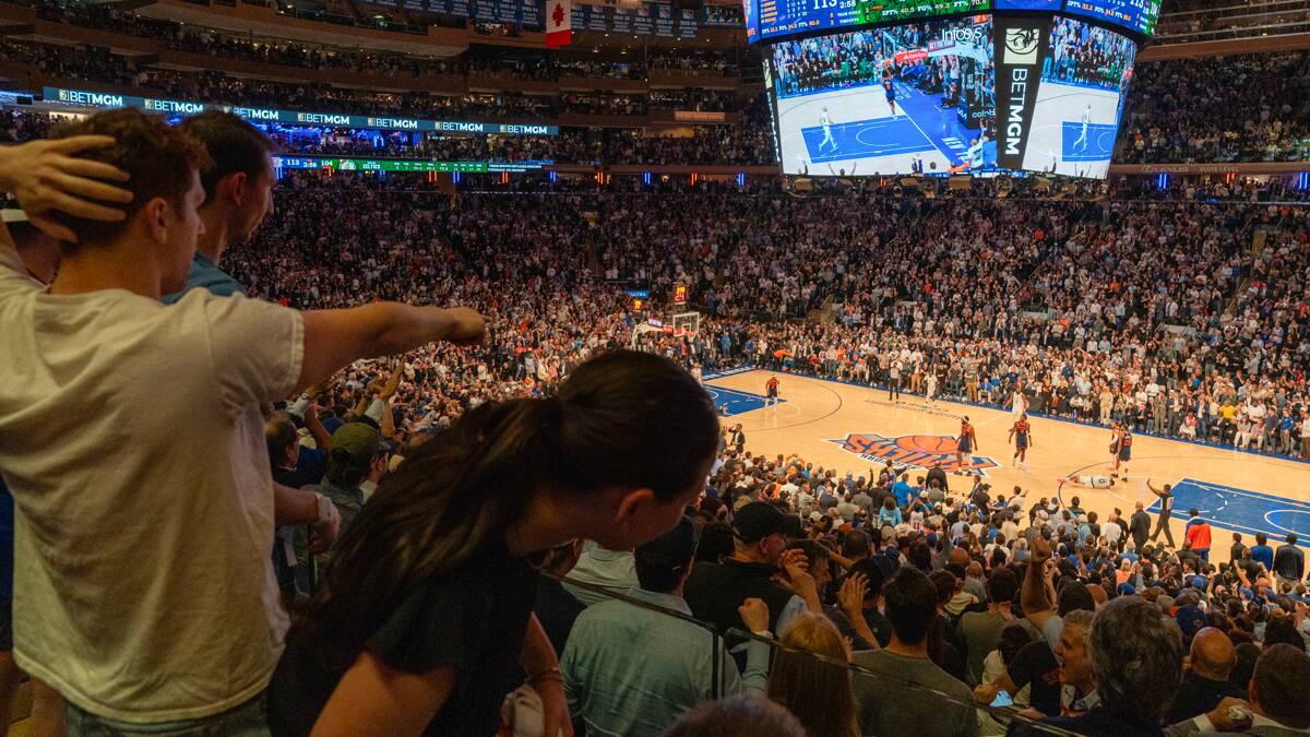 Playoffs NBA: Timberwolves y Knicks quedaron a una victoria de avanzar a las finales de conferencia