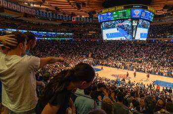 Playoffs NBA: Timberwolves y Knicks quedaron a una victoria de avanzar a las finales de conferencia