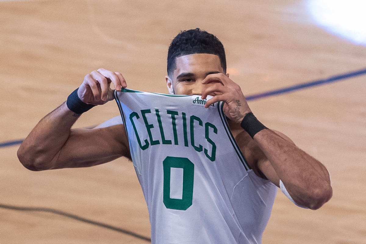 Jayson Tatum sufrió una grave lesión.