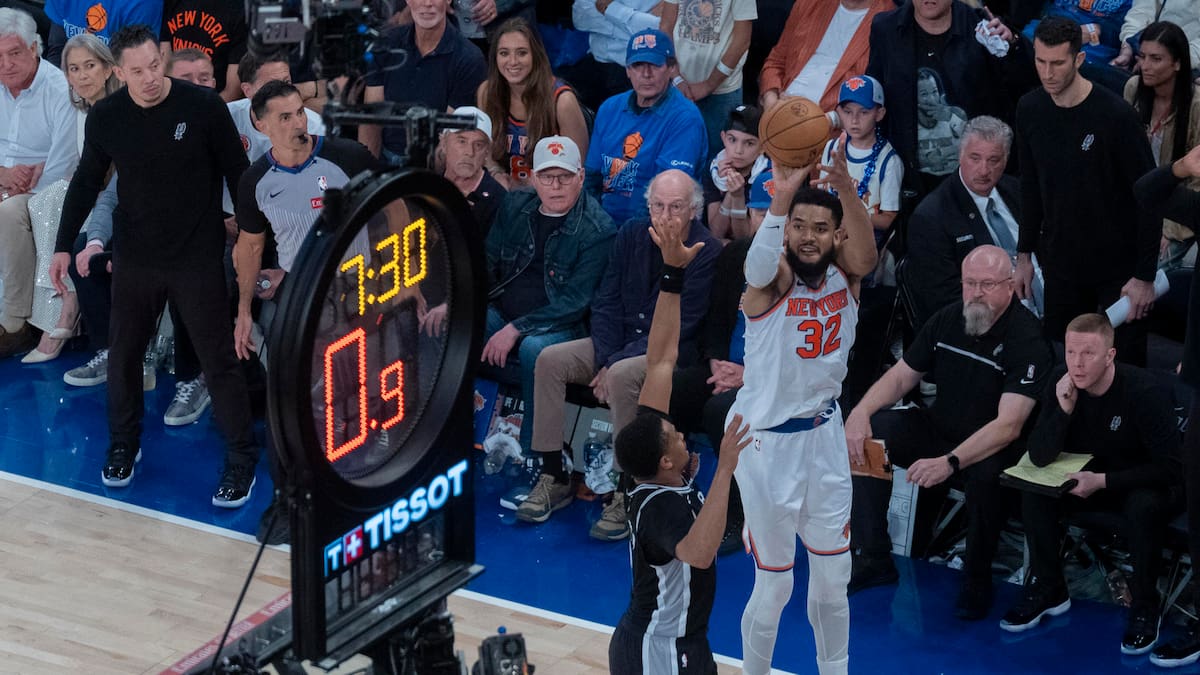 ¡A un paso de la gloria! Los New York Knicks vencen a los Spurs en un dramático Juego 4 y acarician el título de la NBA