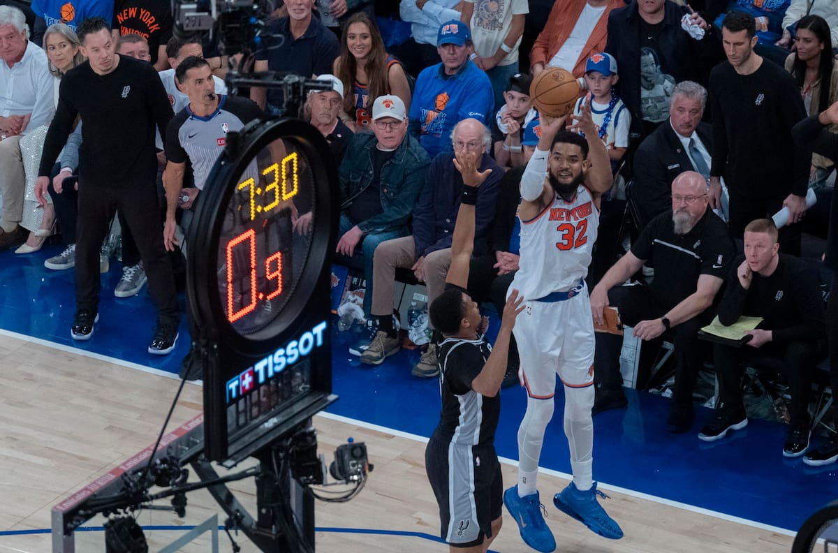 ¡A un paso de la gloria! Los New York Knicks vencen a los Spurs en un dramático Juego 4 y acarician el título de la NBA