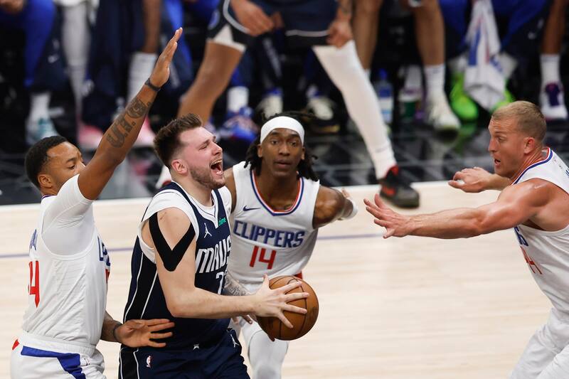 Dallas Mavericks quiere asegurar su pase a las semifinales de conferencia