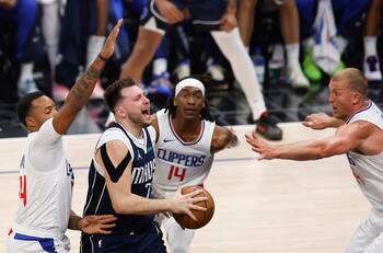 Playoffs de NBA: Dallas Mavericks asegura su pase a semifinales y Cavaliers con Magic definen en el séptimo juego