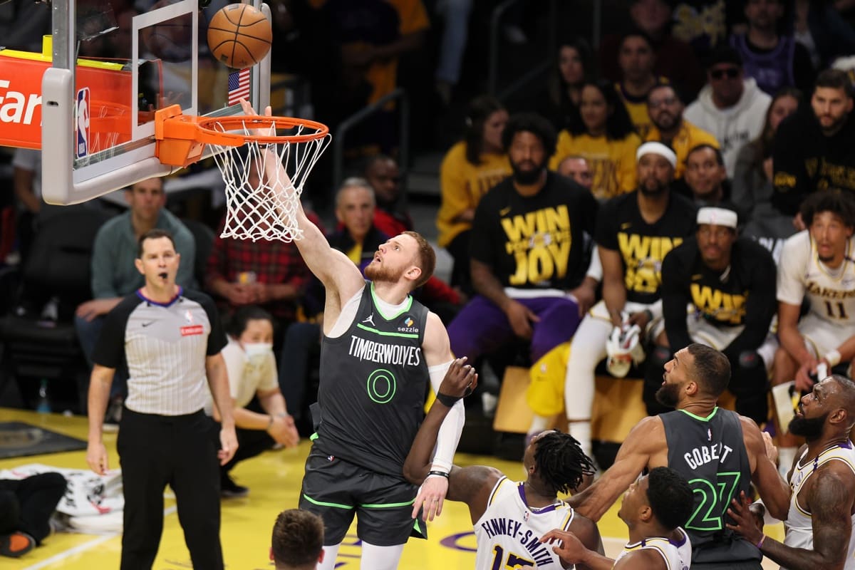 Lakers cayó en el Game 1 como local ante Minnesota Timberwolves.
