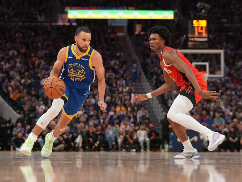 Warriors venció en el Game 1 a Rockets.