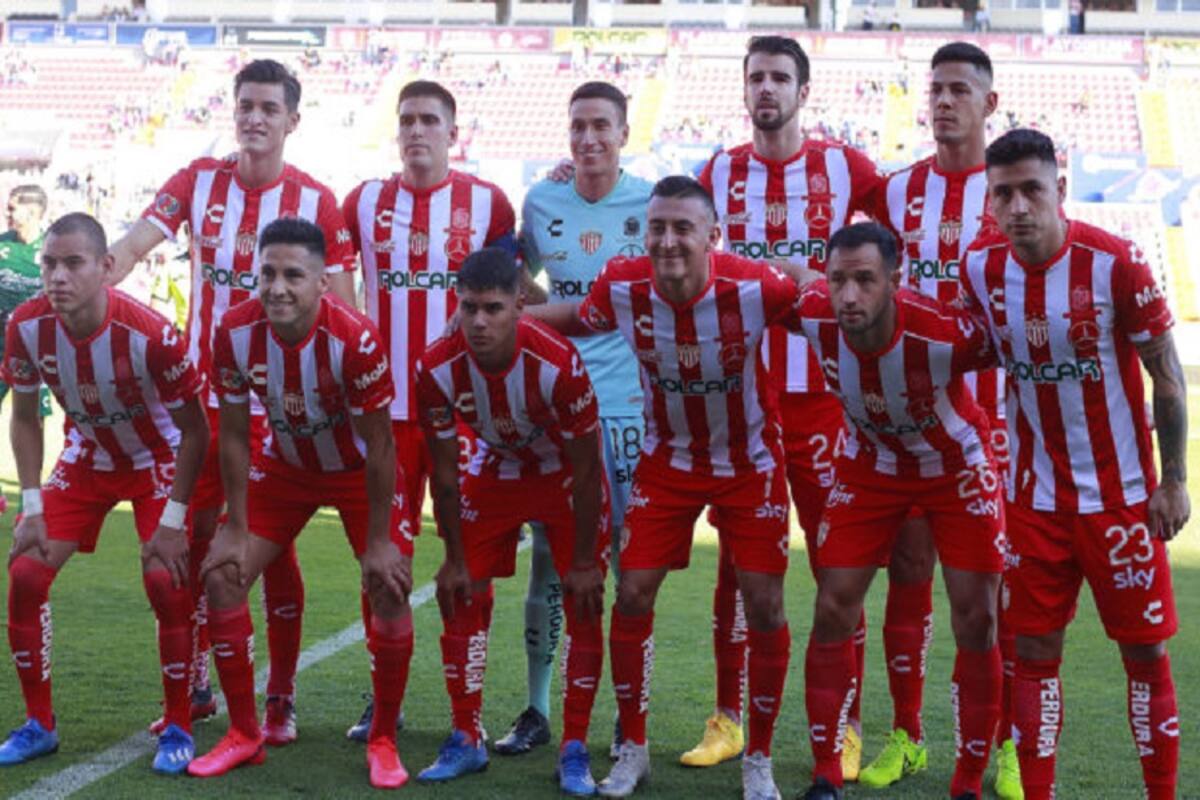AGUASCALIENTES, MEXICO - FEBRERO 16: Fotografía de grupo del equipo Necaxa durante el juego de la jornada 6 del Torneo Clausura 2020 de la Liga BBVA MX en el Estadio Victoria el 16 de Febrero de 2020 en Aguascalientes, Mexico. (Foto: Cesar Gomez/JAM MEDIA)