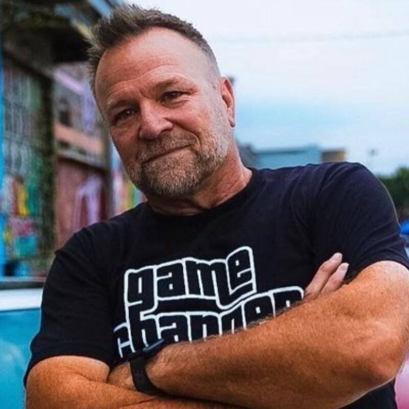 El actor se fue contra una página de IA.