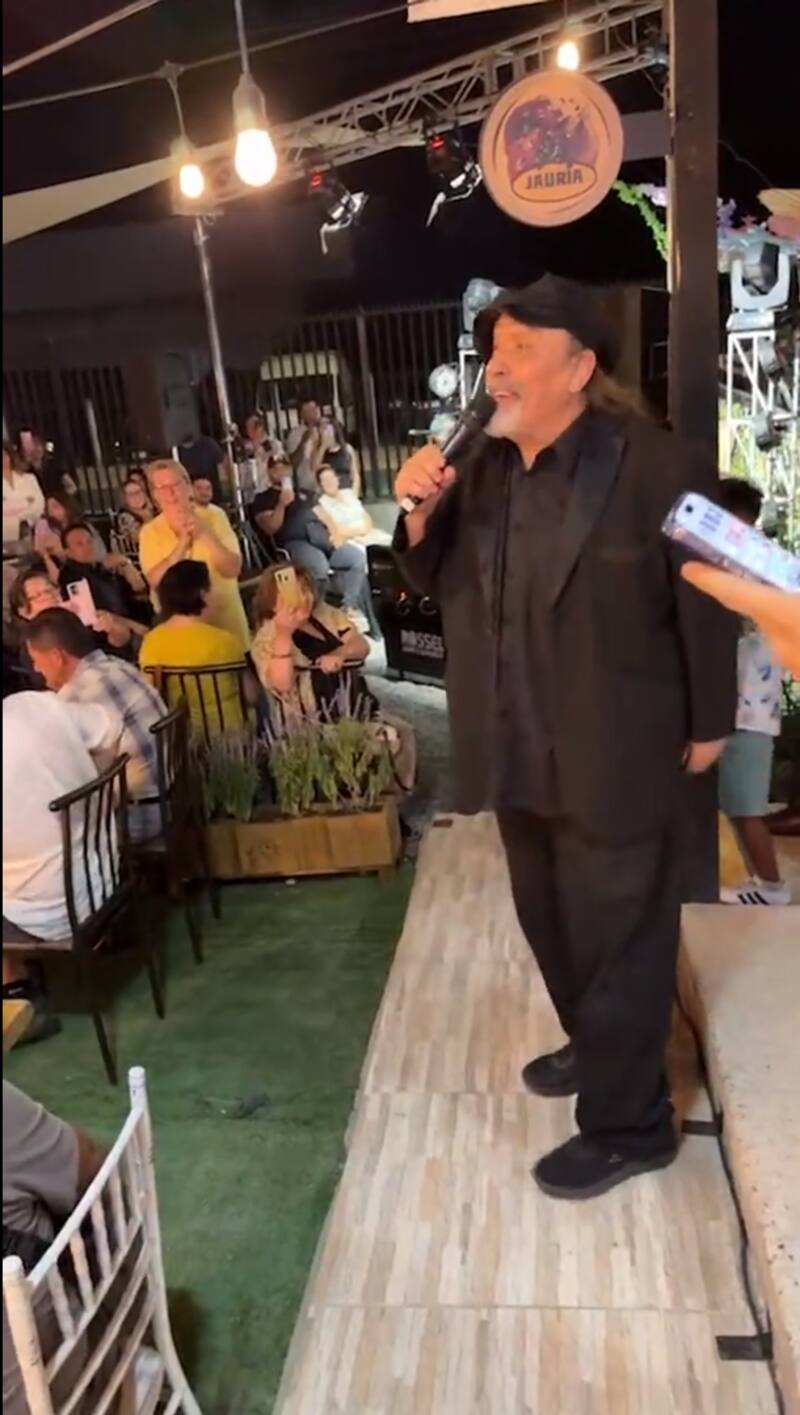 El cantante se mostró feliz de volver a los escenarios.