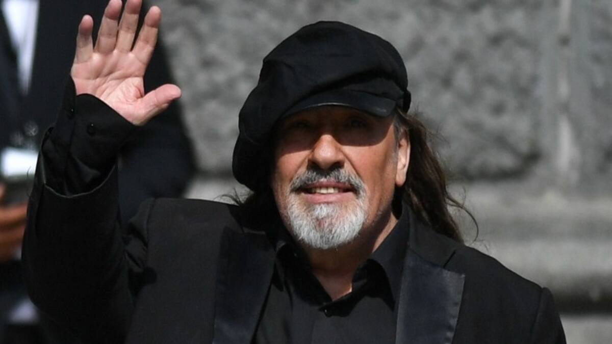 “Estaba actuando y pidió una silla”: Revelan detalles del problema de salud que mantiene a Negro Piñera internado